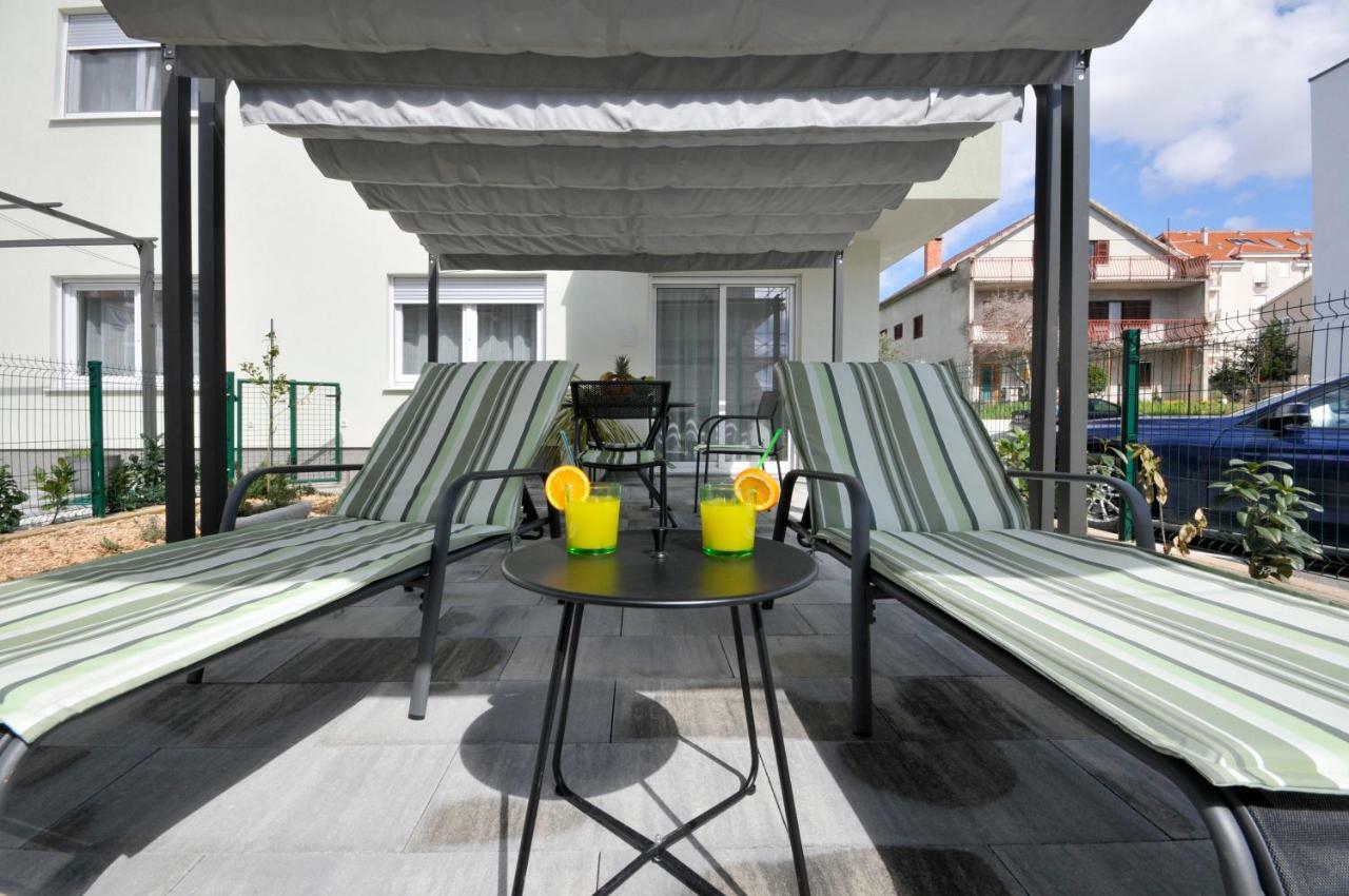 Town Apartment *